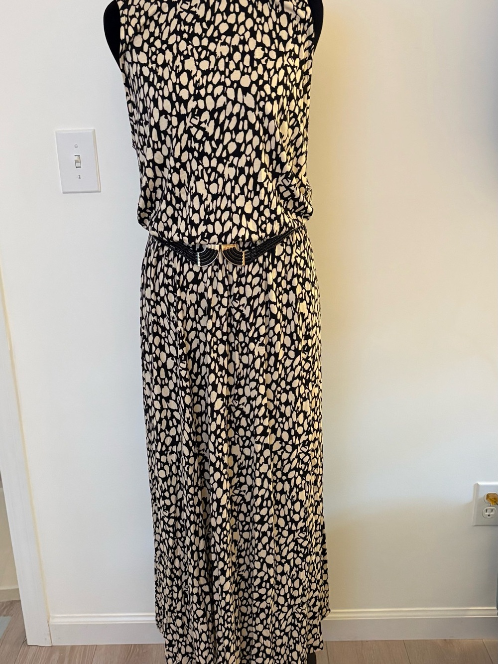 VENUS Black and Cream Printed Maxi Dress